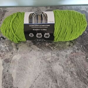 MAINSTAYS Bright Green Yarn Skein